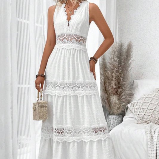 Robe en dentelle à col en V Fiorena Rosa™ Evelina